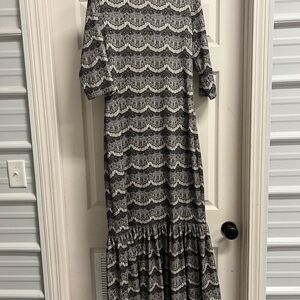 Dainty Jewels size L dress